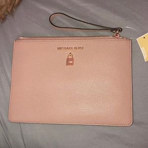 Michael Kors XL Adele XL Zip Clutch (Fawn)